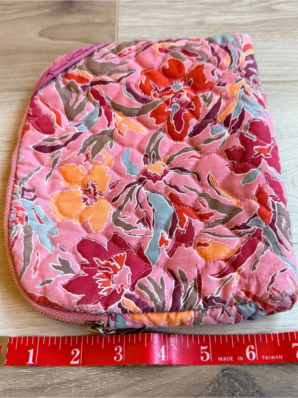 Gloria Vanderbilt Pink Floral Quilted Cosmetic Bag vintage